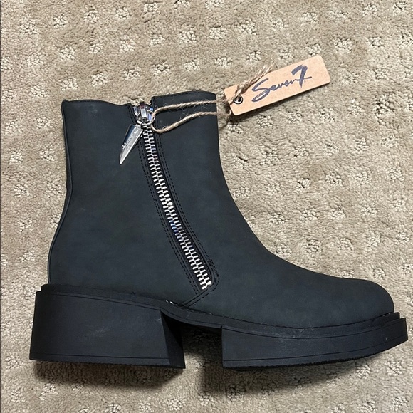 SEVEN7 Women's Vault Chink Black Boots with Zippers - Picture 2 of 9